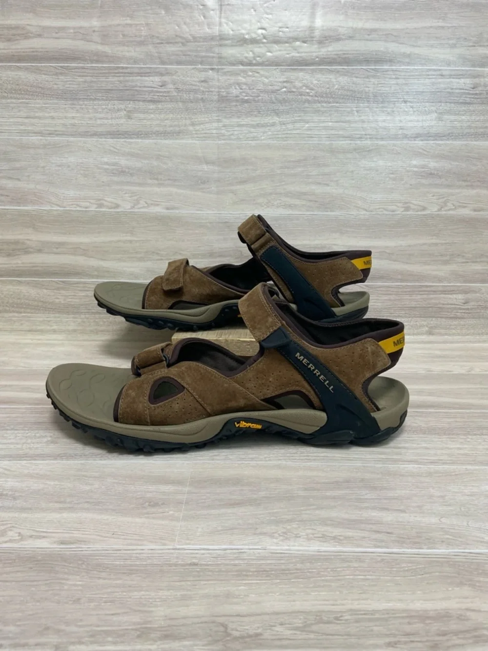 NWOT MERRELL / Men's Vibram Kahuna 4 Walking Hiking Sandals Size 13